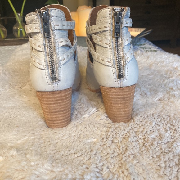 Frye Naomi Pickstitch Bootie, White, 7.5 - Picture 4 of 9